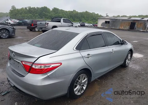 2016 Toyota Camry Le/Se/Xle/Xse z USA, uszkodzony, nr VIN 4T1BF1FK2GU584728